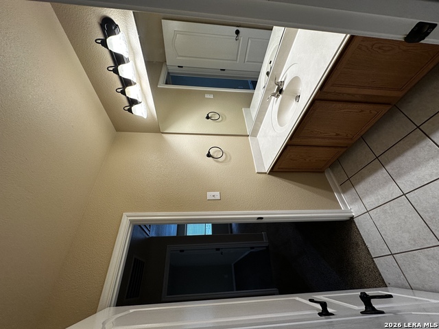 Image 12 of 20 For 10706 Axis Xing