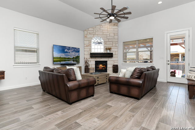 Image 15 of 43 For 2233 Hoja Ave