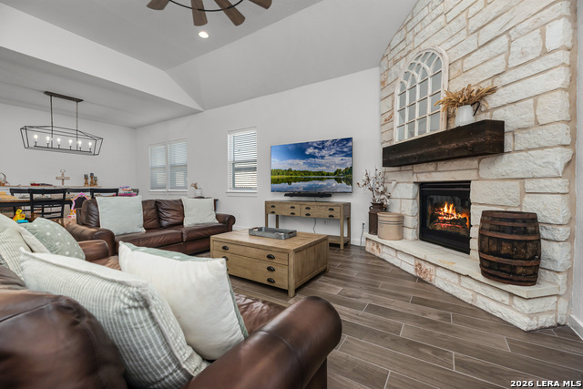 Image 17 of 43 For 2233 Hoja Ave