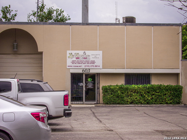 Image 3 of 9 For 607 Urban  