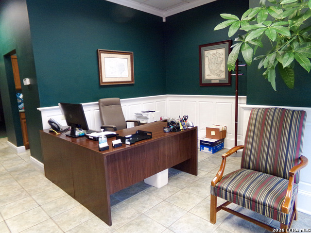 Image 7 of 9 For 607 Urban  