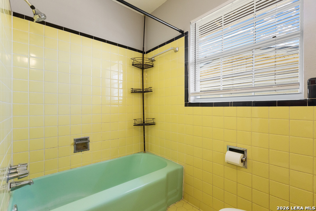 Image 19 of 25 For 210 Dryden  