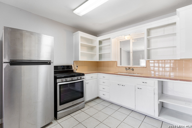 Image 9 of 25 For 210 Dryden  