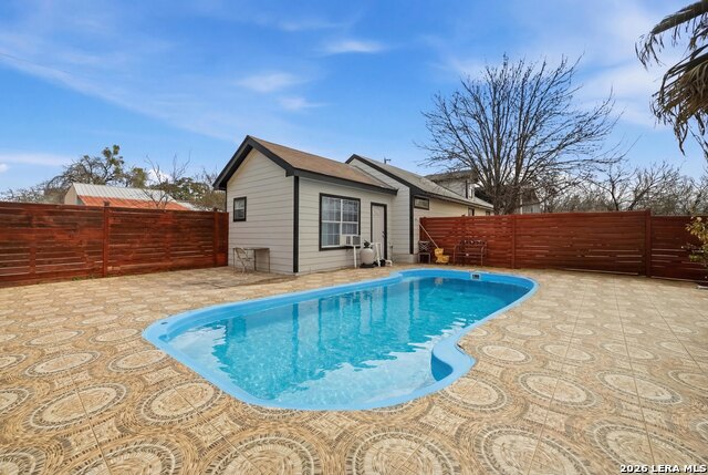 Image 40 of 47 For 5608 Curran  