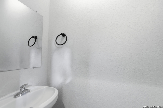 Image 12 of 25 For 16821 Showdown  3