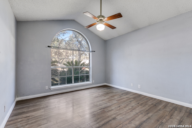 Image 18 of 25 For 5602 Timber Trace