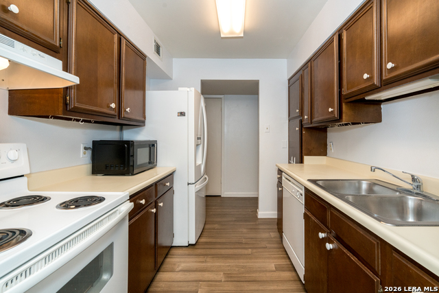 Image 14 of 40 For 8702 Village  106