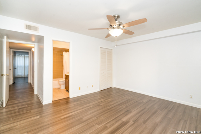 Image 25 of 40 For 8702 Village  106