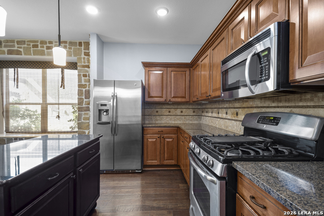 Listing photo id 10 for 245 Razzmatazz Trail