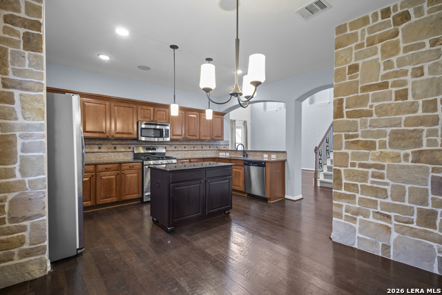 Listing photo id 12 for 245 Razzmatazz Trail