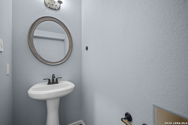 Listing photo id 33 for 245 Razzmatazz Trail