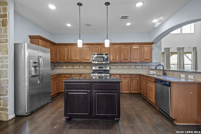 Listing photo id 7 for 245 Razzmatazz Trail