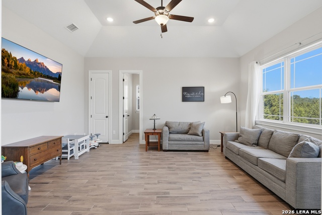 Image 32 of 53 For 136 Vista View Pl