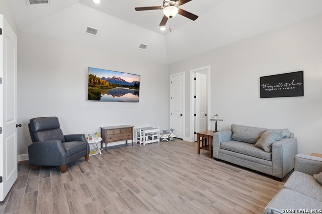 Image 34 of 53 For 136 Vista View Pl