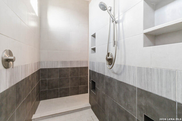 Image 36 of 54 For 9802 Autumn Canyon