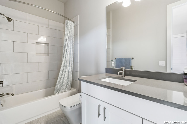 Image 40 of 54 For 9802 Autumn Canyon