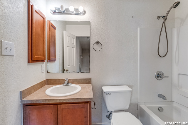 Image 19 of 25 For 640 Nw Crossing