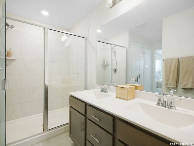 Image 25 of 30 For 14839 Vance Jackson #303  Unit 303