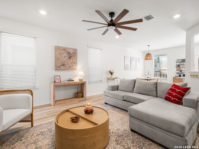 Image 6 of 30 For 14839 Vance Jackson #303  Unit 303