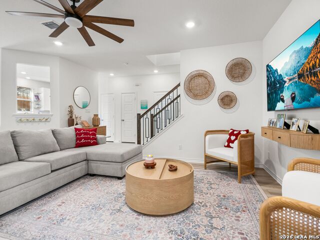 Image 8 of 30 For 14839 Vance Jackson #303  Unit 303