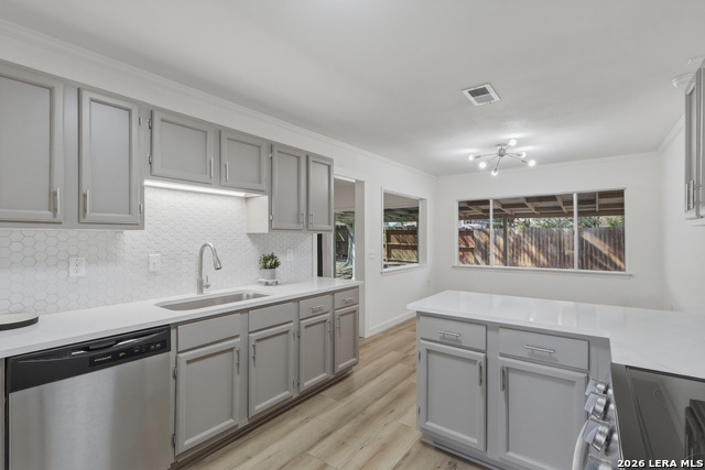 Image 12 of 32 For 10423 Rock Cove