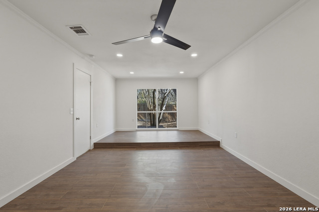 Image 15 of 32 For 10423 Rock Cove