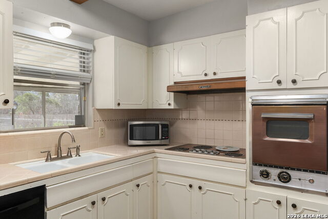 Image 16 of 36 For 11114 Dreamland Dr