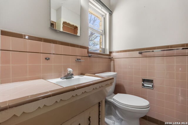 Image 23 of 36 For 11114 Dreamland Dr