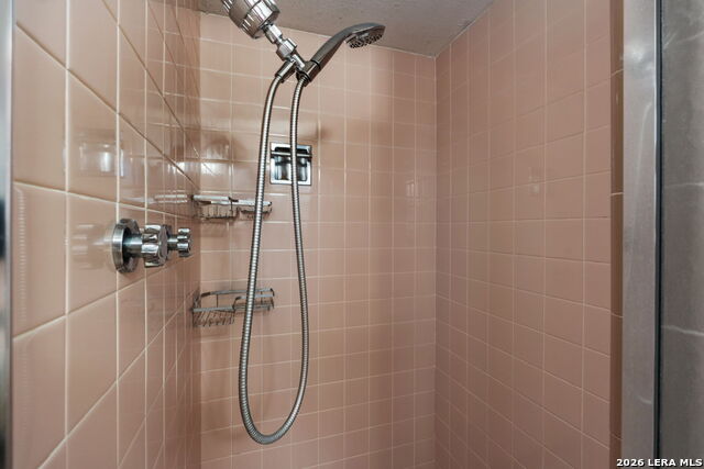 Image 24 of 36 For 11114 Dreamland Dr