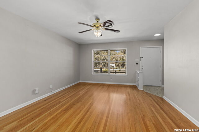 Image 6 of 36 For 11114 Dreamland Dr