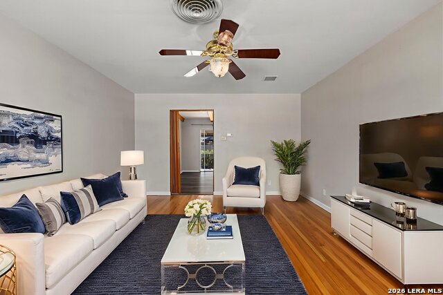 Image 8 of 36 For 11114 Dreamland Dr