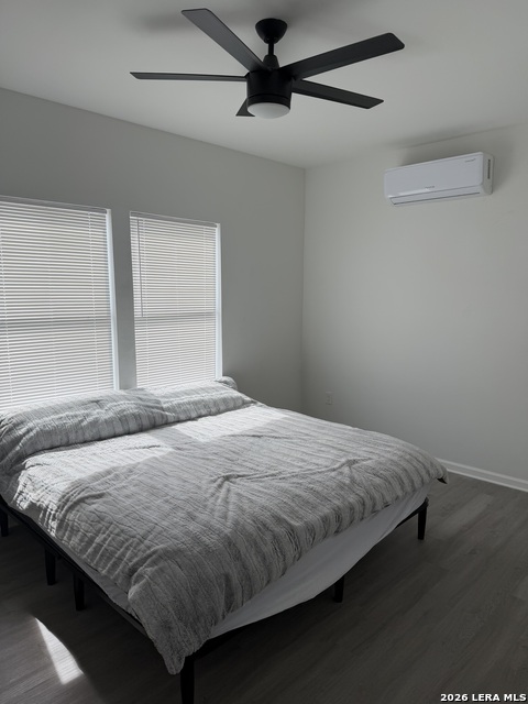 Image 13 of 17 For 147 Vine  