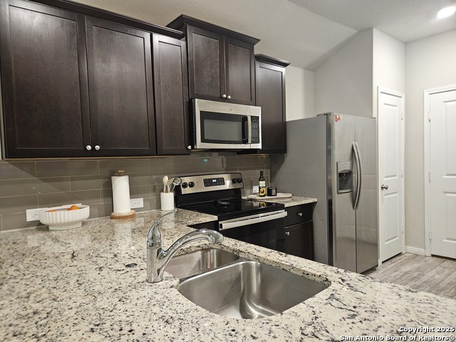 Image 12 of 32 For 8235 Glasgow