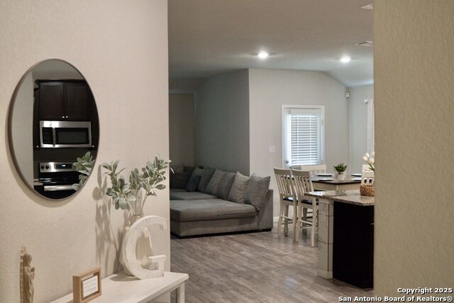 Image 4 of 32 For 8235 Glasgow