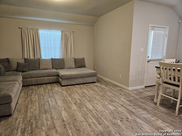 Image 9 of 32 For 8235 Glasgow