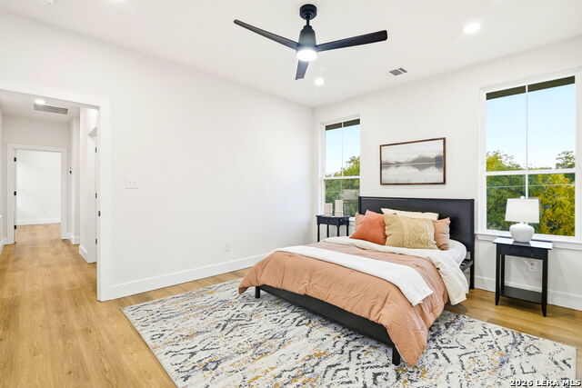 Listing photo id 13 for 1801 W Southcross Blvd