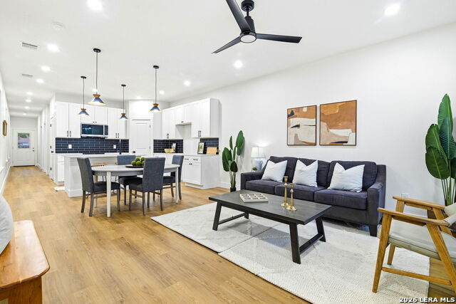 Listing photo id 3 for 1801 W Southcross Blvd