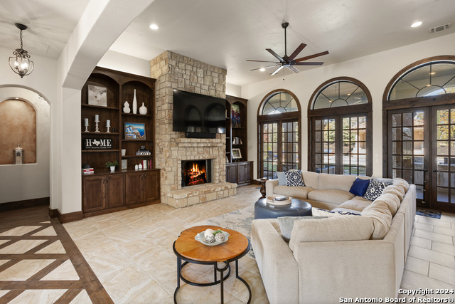 Image 13 of 50 For 104 Falcon Crst