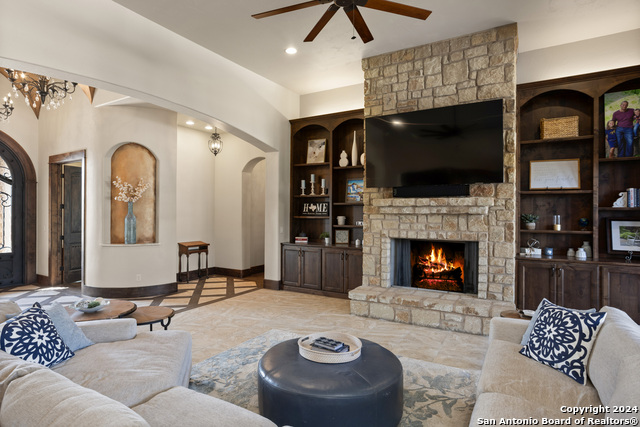 Image 14 of 50 For 104 Falcon Crst