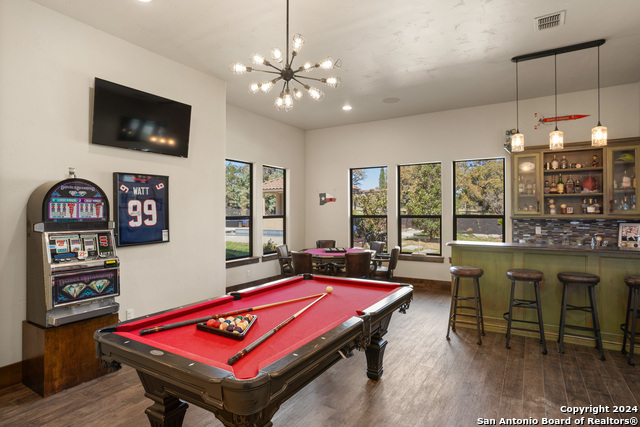 Image 21 of 50 For 104 Falcon Crst