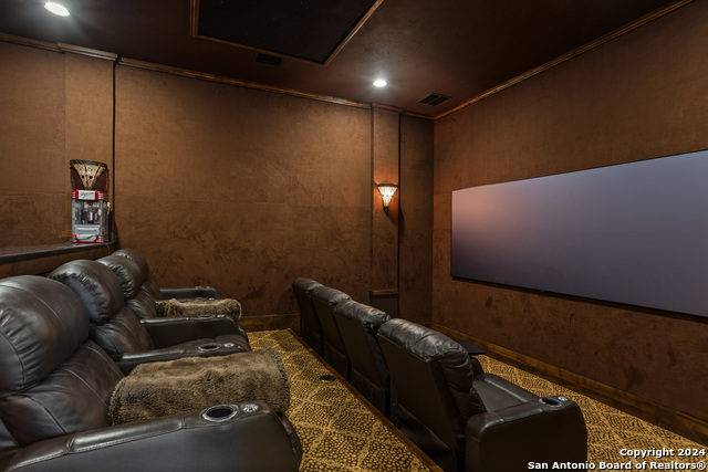 Image 22 of 50 For 104 Falcon Crst