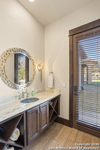 Image 29 of 50 For 104 Falcon Crst