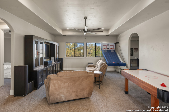 Image 30 of 50 For 104 Falcon Crst