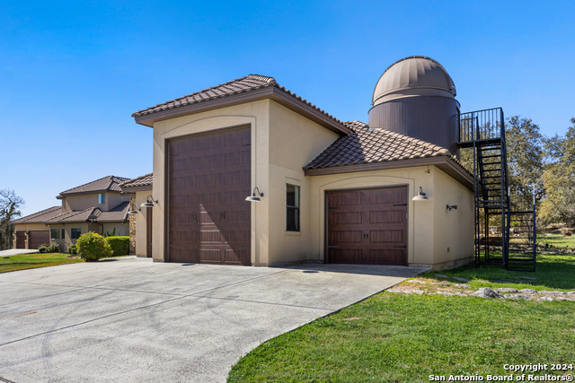 Image 40 of 50 For 104 Falcon Crst