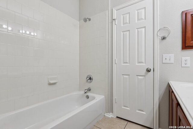 Image 43 of 50 For 4723 River Rock