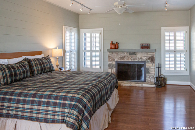 Image 10 of 35 For 2951 Fall Creek Rd