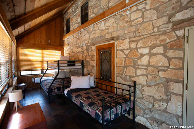 Image 17 of 35 For 2951 Fall Creek Rd