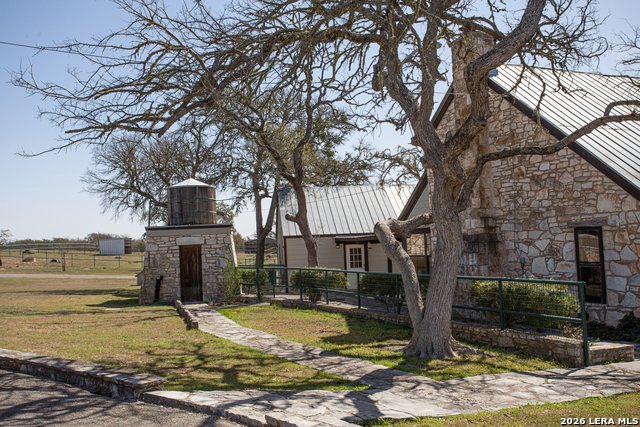 Image 21 of 35 For 2951 Fall Creek Rd