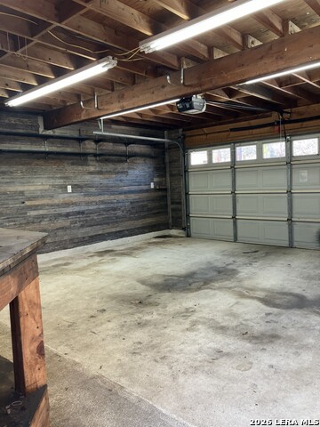 Image 7 of 18 For 11303 Vance Jackson  A5