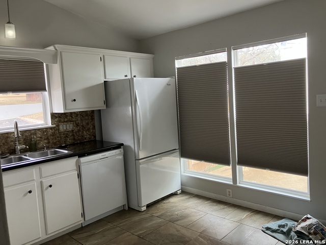 Image 9 of 18 For 11303 Vance Jackson  A5